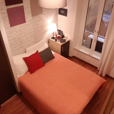 111 Coladirienzo Rooms - By Ad Roma Esterno foto